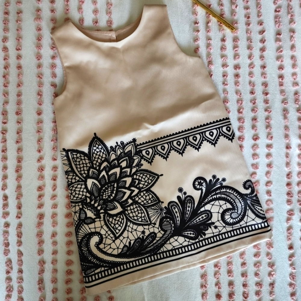 Little girls dress size 2t NEW